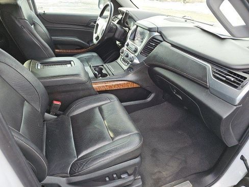 Used 2020 Chevrolet Suburban Premier image 11