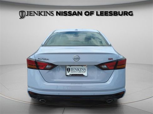 New 2025 Nissan Altima 2.5 SR image 9