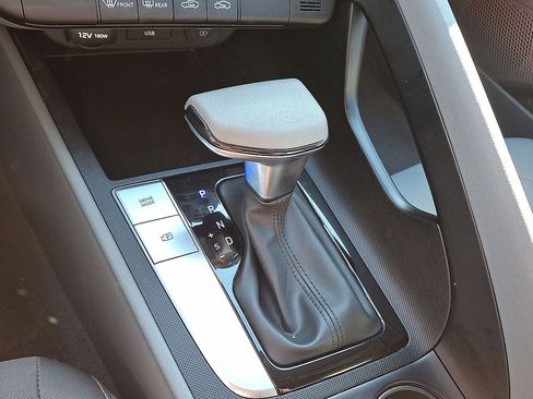 Used 2023 Hyundai Elantra SEL FWD image 12
