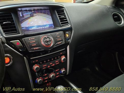 Used 2020 Nissan Pathfinder SV AWD/4WD image 27