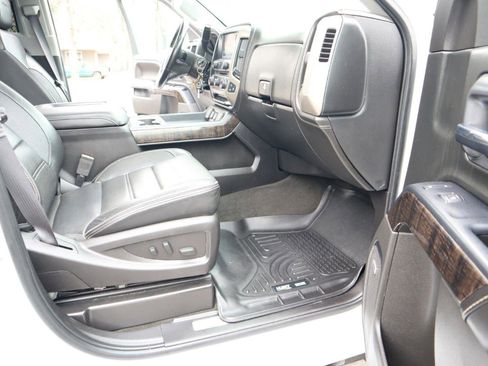 Used 2016 GMC Sierra 2500 Denali w/ Duramax Plus Package AWD/4WD image 17