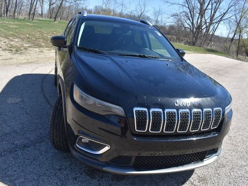 Used 2019 Jeep Cherokee Limited image 10