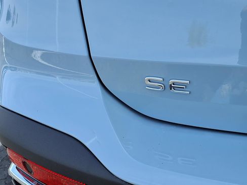 New 2026 Volkswagen Taos SE image 8