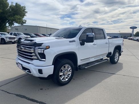 Used 2024 Chevrolet Silverado 2500 High Country w/ LPO, Dark Essentials Package AWD/4WD image 1