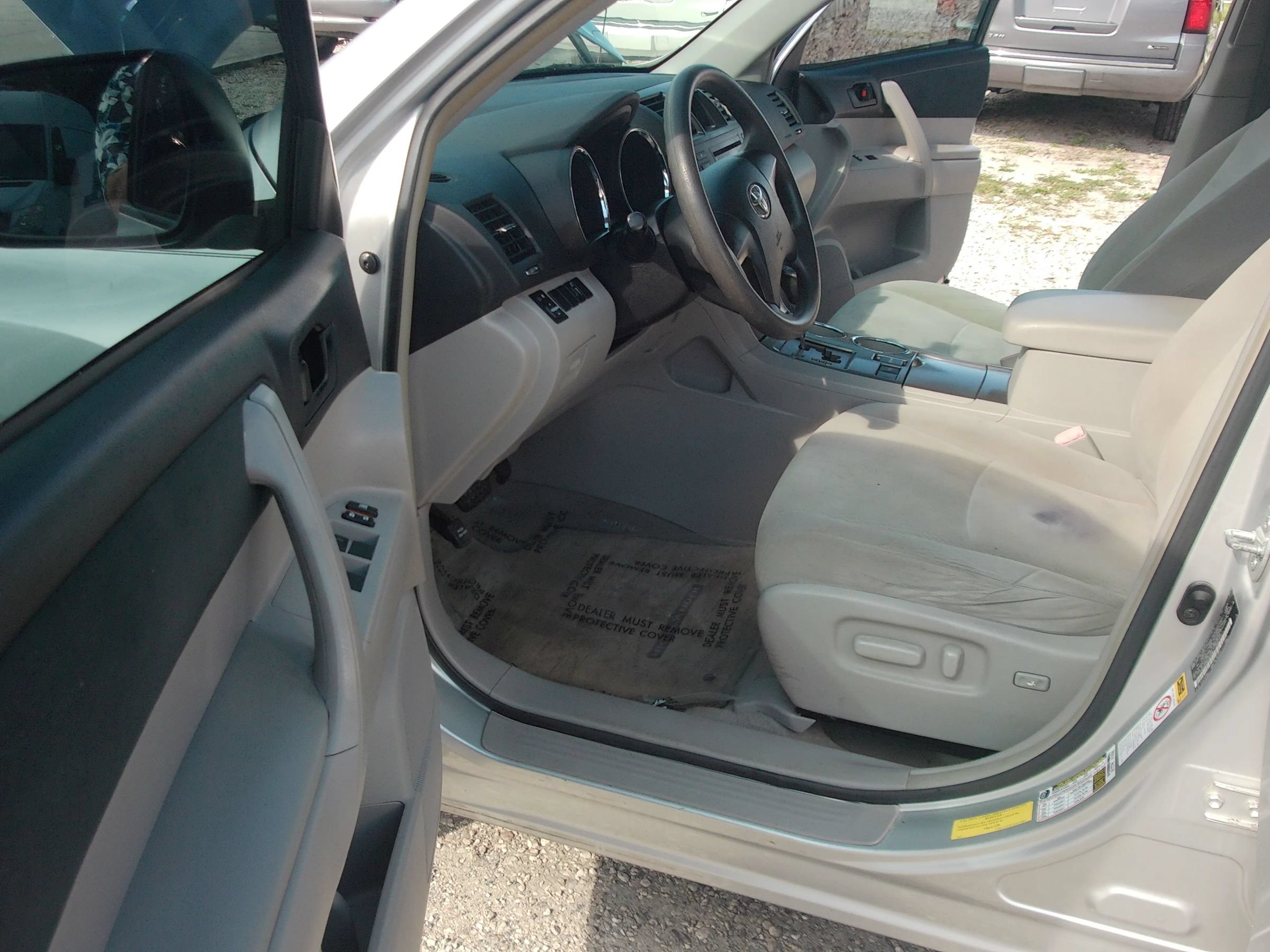 Used 2010 Toyota Highlander 2WD w/ 3rd Row Seat Pkg image 10