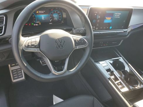 Used 2025 Volkswagen Atlas Cross Sport SE AWD/4WD image 18