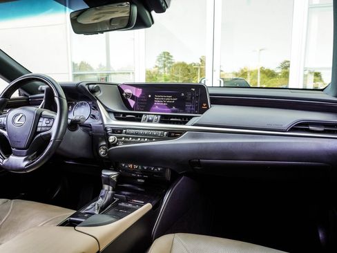 Used 2021 Lexus ES 350 Ultra Luxury w/ Accessory Package FWD image 19