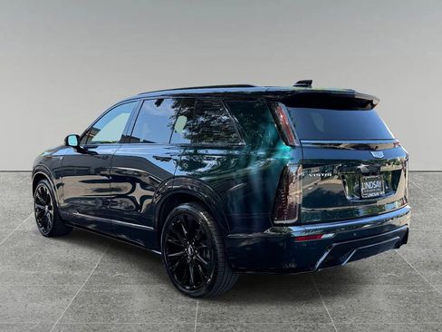 Used 2026 Cadillac Vistiq Platinum w/ LPO, Floor Liner Package AWD/4WD image 12