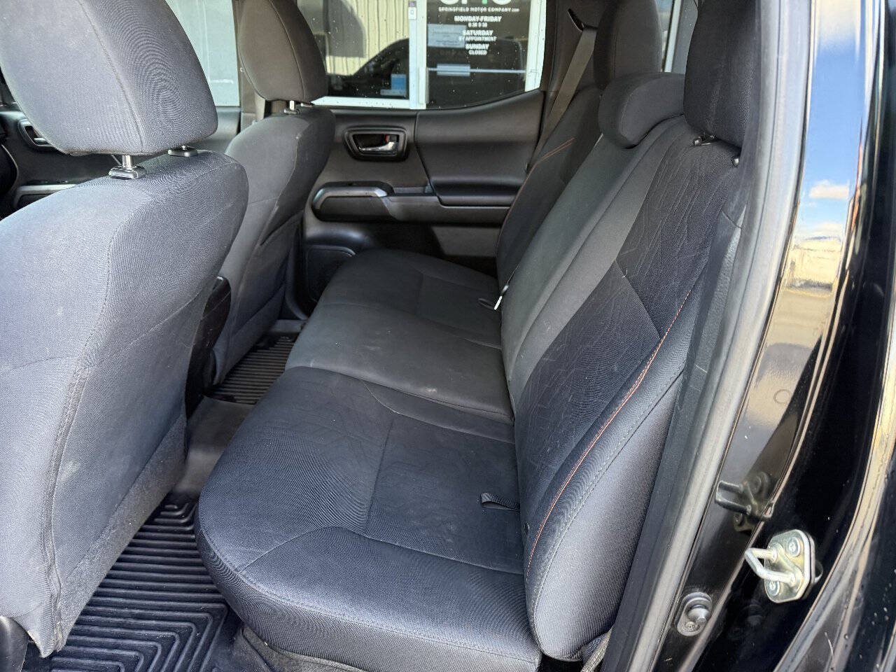 Used 2016 Toyota Tacoma TRD Sport w/ Towing Package AWD/4WD image 15