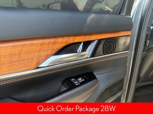 Used 2024 Jeep Grand Wagoneer Series III AWD/4WD image 25