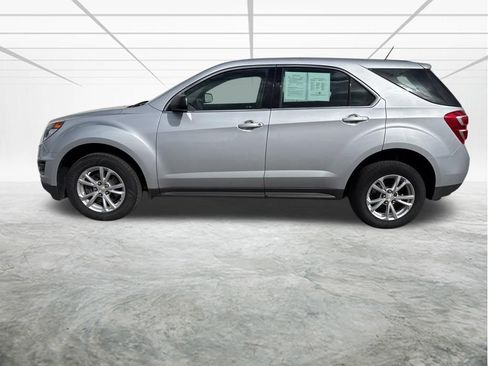 Used 2017 Chevrolet Equinox LS image 2