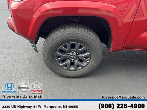 Used 2023 Toyota Tacoma SR5 w/ Technology Package image 11