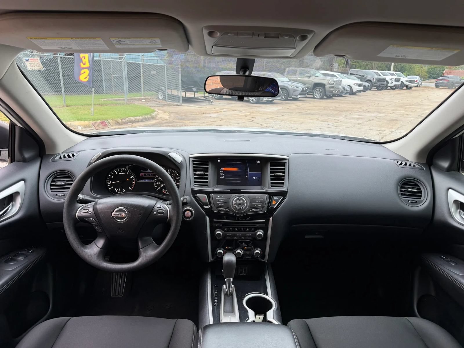 Used 2020 Nissan Pathfinder S FWD image 19