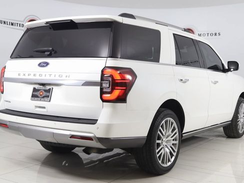 Used 2022 Ford Expedition Limited image 3