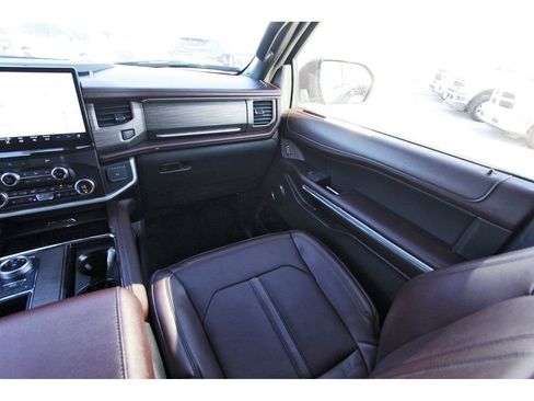 Used 2023 Ford Expedition Max Limited image 10