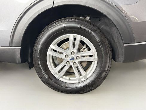 Used 2022 Ford Explorer XLT w/ Equipment Group 202A image 32