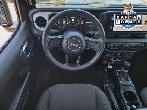 Used 2024 Jeep Wrangler Unlimited AWD/4WD image 11