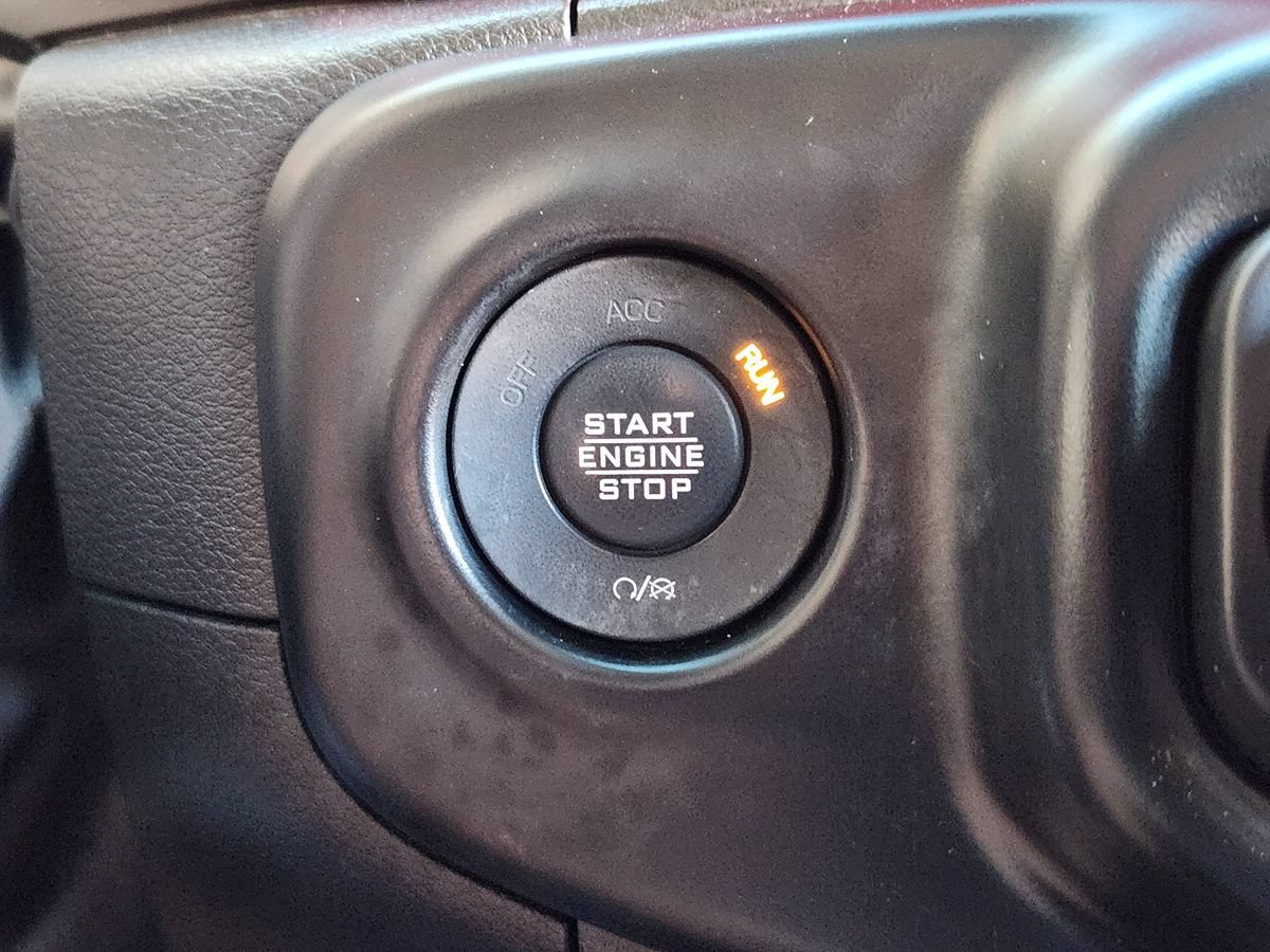 Used 2022 Jeep Wrangler Unlimited Rubicon w/ Cold Weather Group AWD/4WD image 43