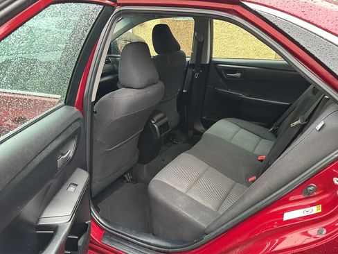 Used 2015 Toyota Camry LE FWD image 27