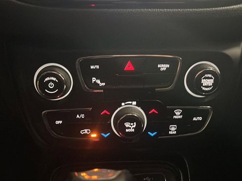 Used 2019 Jeep Compass Latitude AWD/4WD image 23