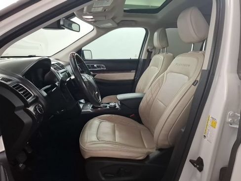 Used 2019 Ford Explorer Platinum AWD/4WD image 17