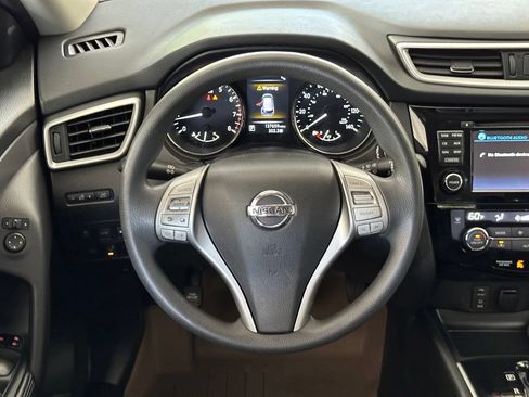 Used 2016 Nissan Rogue SV w/ SV Premium Package FWD image 17