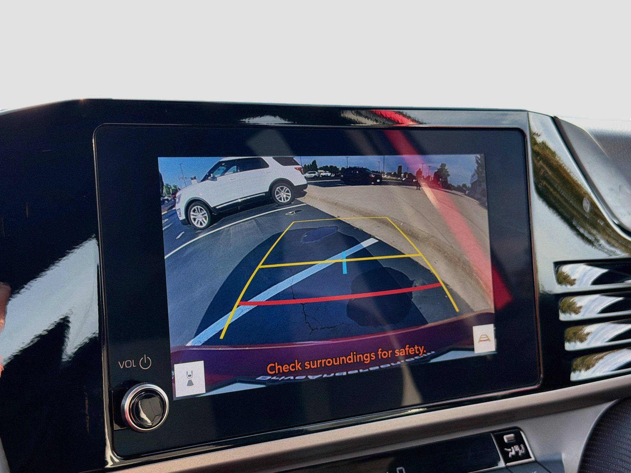Used 2025 Toyota Camry SE FWD image 18