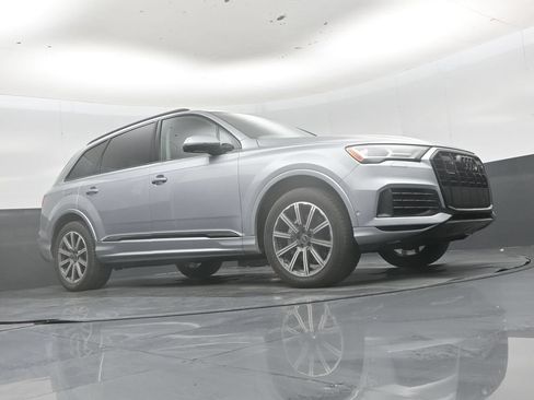 Used 2023 Audi Q7 2.0T Premium Plus w/ Premium Plus Package AWD/4WD image 37