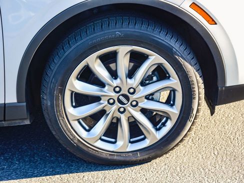 Used 2021 Lincoln Corsair AWD w/ Premium Package image 9