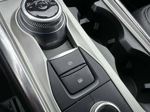 Certified 2022 Ford Explorer XLT w/ Equipment Group 202A AWD/4WD image 22