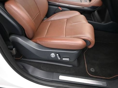 Certified 2025 Lincoln Navigator Reserve AWD/4WD image 34