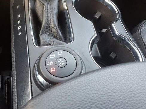 Used 2018 Ford Explorer XLT w/ Equipment Group 202A image 19