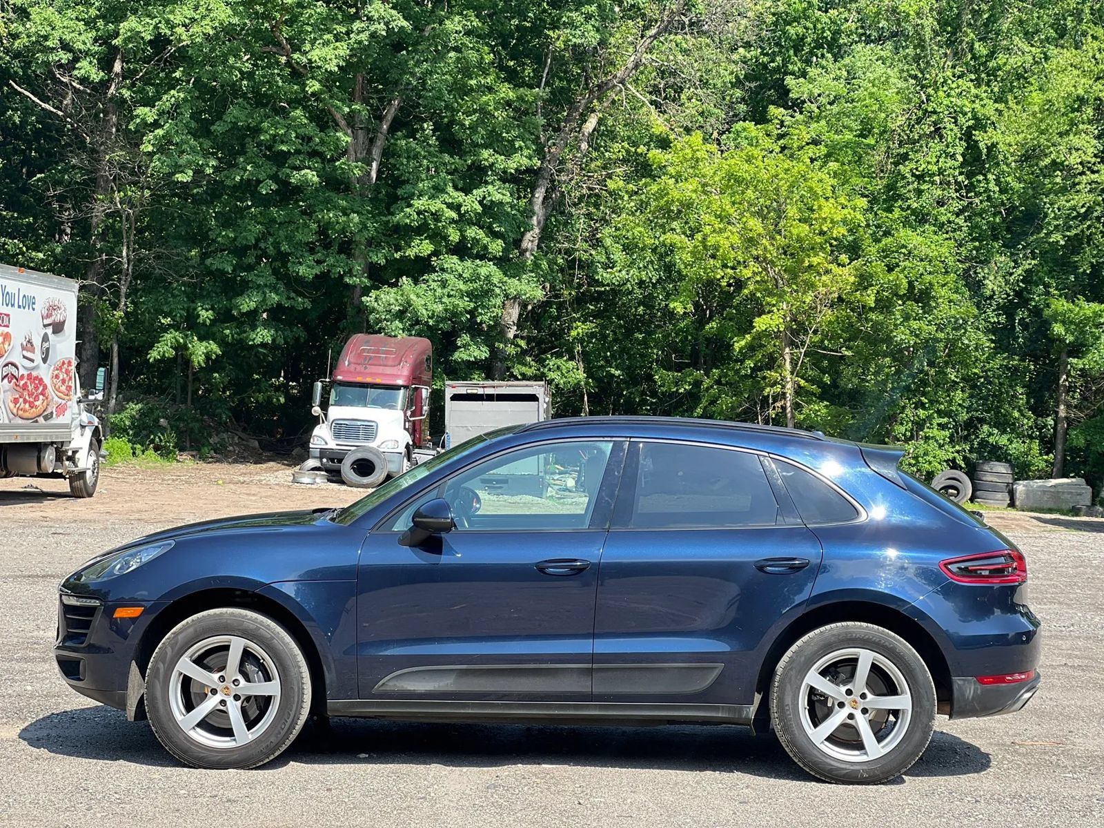 Used 2018 Porsche Macan Sport Edition AWD/4WD image 3