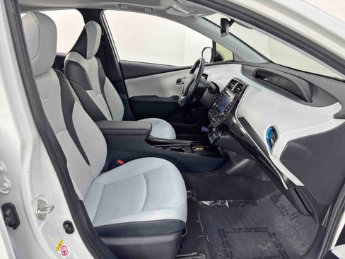 Used 2022 Toyota Prius XLE w/ Premium Convenience Package image 15