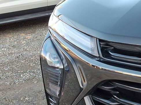 Used 2025 Chevrolet Trax RS w/ Driver Confidence Package image 35