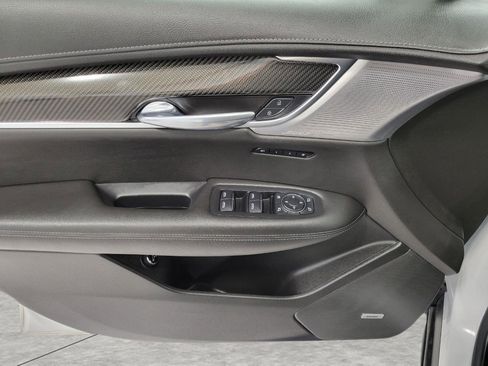 Certified 2022 Cadillac XT6 Sport w/ Technology Package image 28