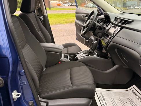 Used 2020 Nissan Rogue SV image 16