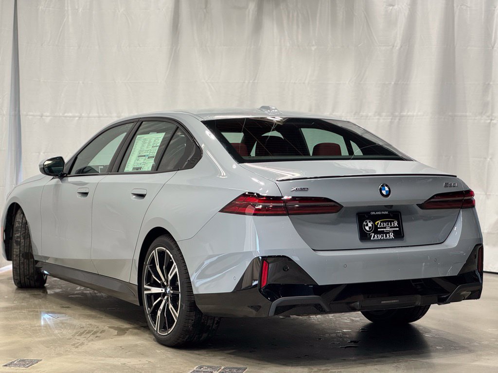 Used 2026 BMW 530i xDrive w/ M Sport Package AWD/4WD image 4