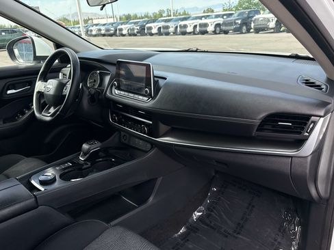 Used 2025 Nissan Rogue SV AWD/4WD image 18