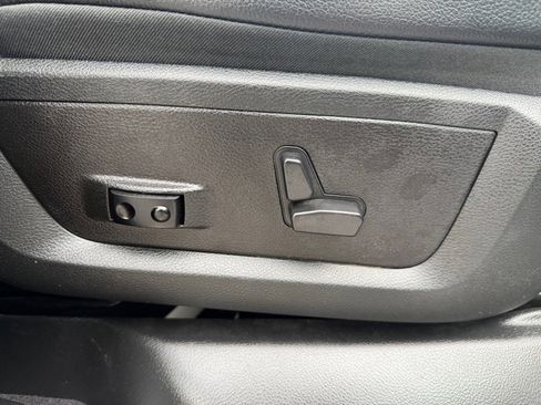 Used 2024 RAM 2500 Laramie AWD/4WD image 37