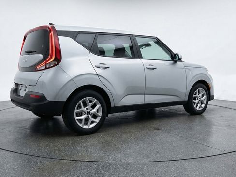 Used 2025 Kia Soul LX w/ LX Technology Package image 9