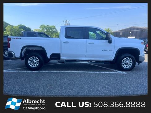 Used 2025 Chevrolet Silverado 2500 LT w/ Convenience Package AWD/4WD image 6