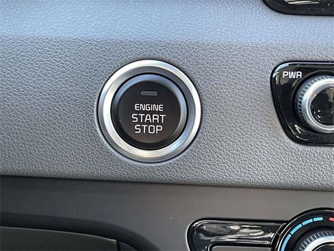 Used 2019 Kia Niro EX image 25