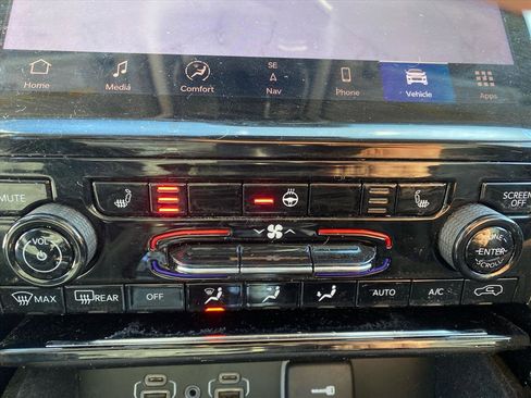 Used 2022 Jeep Grand Cherokee L Limited image 10