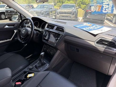 Used 2019 Volkswagen Tiguan SEL AWD/4WD image 18