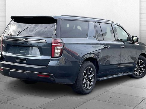 Used 2021 Chevrolet Suburban Z71 w/ Z71 Off-Road Package AWD/4WD image 12