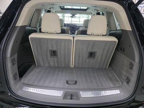 Used 2024 Cadillac XT6 Premium Luxury AWD/4WD image 7
