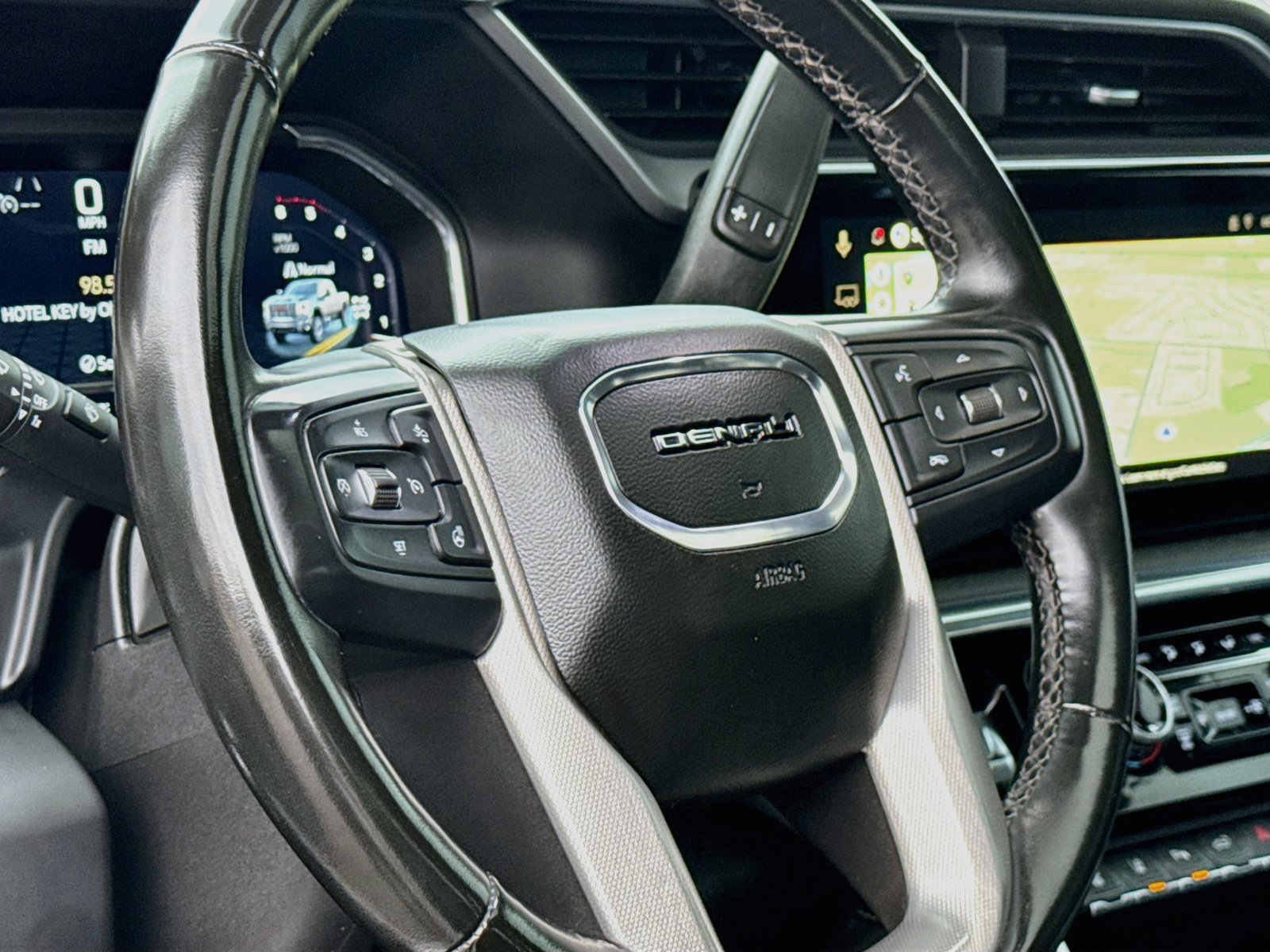 Used 2024 GMC Sierra 2500 Denali w/ Denali Reserve Package AWD/4WD image 17