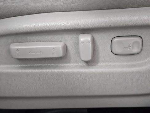 Used 2018 Honda Pilot Touring image 24