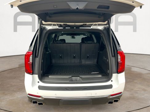 New 2026 GMC Yukon XL AT4 w/ AT4 Premium Package image 12